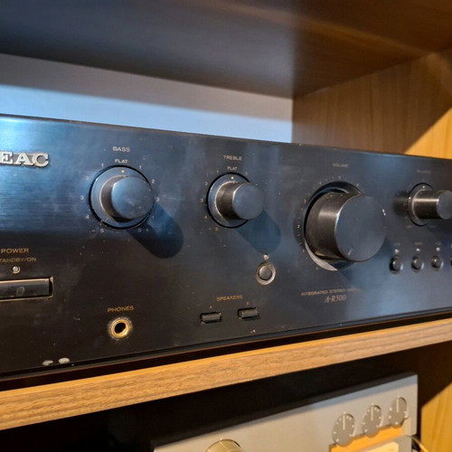Teac A-R500 integrated amplifier like new