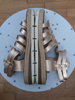 Envie gold gladiator sandals size 37 used