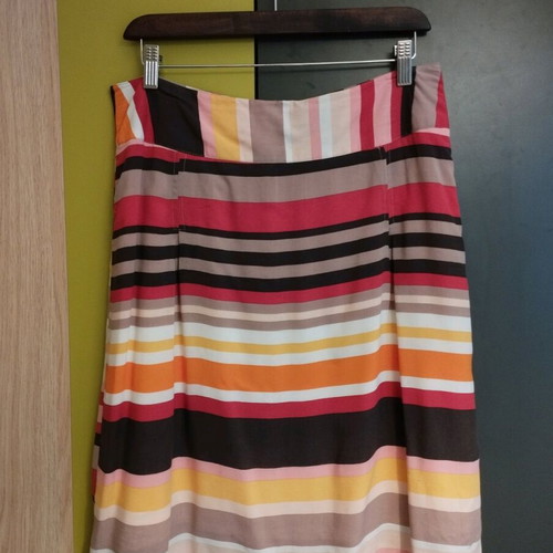 Jensen women's skirt size L used, cotton