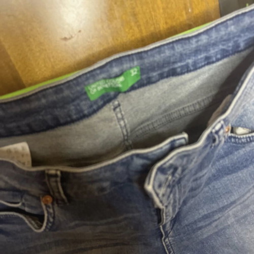 United Colors of Benetton jeans used, size 32 with embroidery missing button