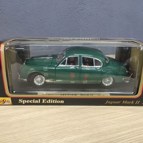 Maisto Jaguar Mark II metal model 1:18 new