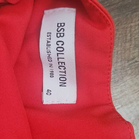 Bsb red high-waisted pleated skirt like new