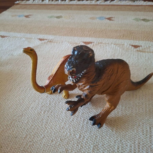 Dinosaur figures used, set of 2 large 30cm