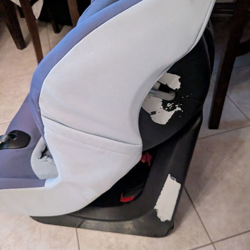 Chicco car seat 9-18 kg with recline