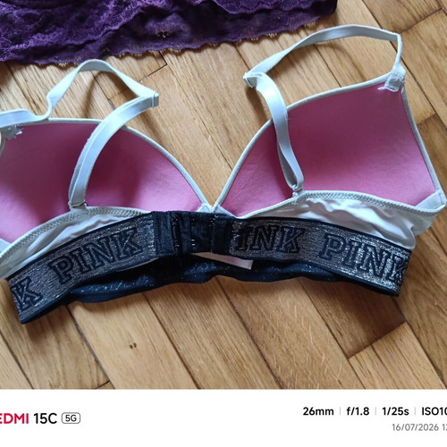Victoria's Secret bras like new, pack of 2, pink and beige