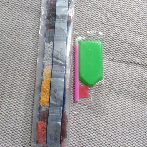 Diamond painting kit 30×30 cm new with all materials
