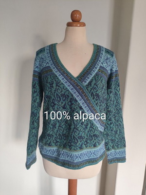 Women's colorful 100% alpaca sweater like new, V-neck M/L
