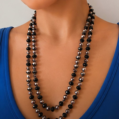 Necklace with shiny beads like new, black and silver