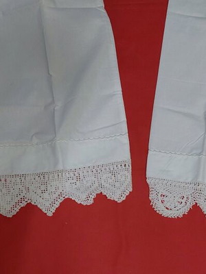 White pillowcases new, pack of 2, cotton with crochet lace