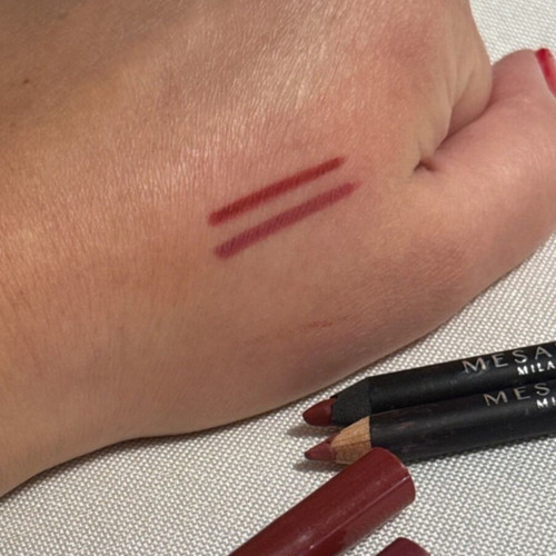 Mesauda lip pencils set of 2 like new, Aqua Kiss 110 and Perfect Lips 205