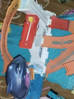 Πίστα Hot Wheels και αυτοκινητάκια σαν καινούργια