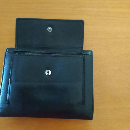 Women's leather wallet used, black with many compartments