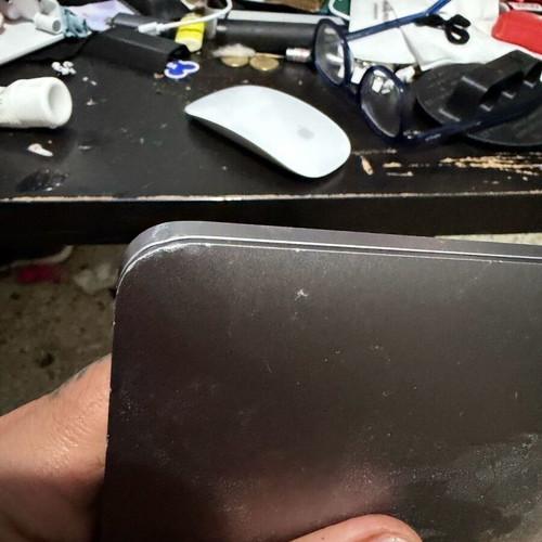 MacBook Pro M1 13’ 8GB RAM 256 SSD used with broken screen and dents