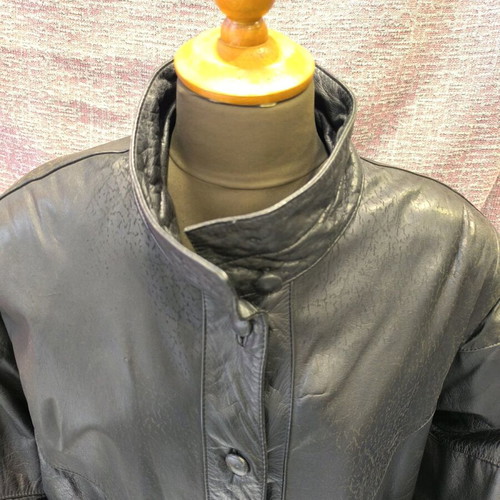 Women's vintage leather jacket with batwing sleeves XL used, black