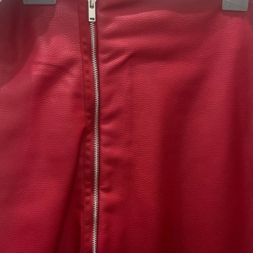 Bershka red skirt like new with leatherette zipper size M