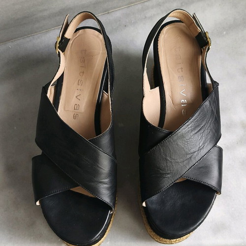 Tsitsivas handmade black leather platform sandals like new, size 39