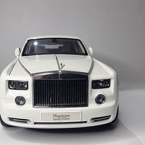 Minichamps Rolls Royce Phantom metal model scale 1:18 new