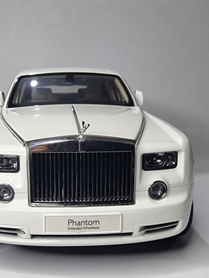 Minichamps Rolls Royce Phantom metal model scale 1:18 new