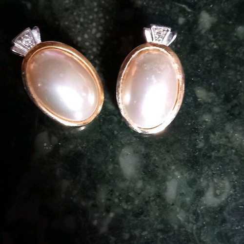 Pearl earrings like new