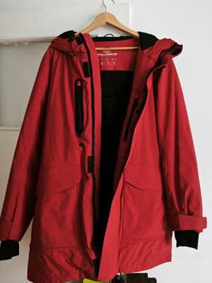 Pull & Bear ski jacket size Medium like new