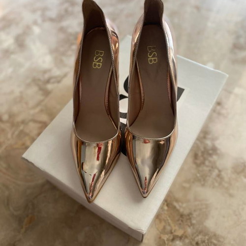 BSB heels size 36 new with defect gold