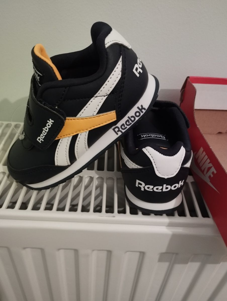 Παπούτσια reebok 23.5 αφορετα - € 12,00 - Vendora