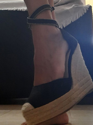 Platform sandals size 36, black