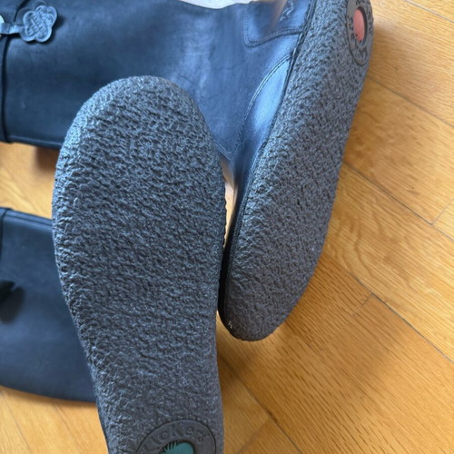 Kickers boots new, natural leather, size 36, black