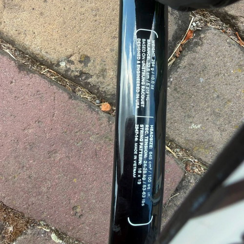 Wilson tennis racket black and white L2 284 grams