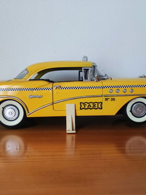 Buick Century 1955 yellow taxi cab 1:18 scale diecast model used