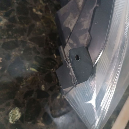 Front left headlight for Ford Fiesta '14-'17 used, broken mount