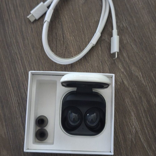 Samsung Galaxy S21 Ultra 5G 256GB with Galaxy Buds 2