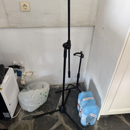 Microphone stand like new