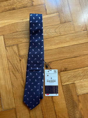 Zara ανδρική γραβάτα με σχέδιο paisley σε σκούρο μπλε και λιλά λεπτομέρειες