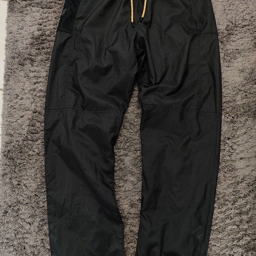 Jordan black sweatpants used, size medium, mesh lining