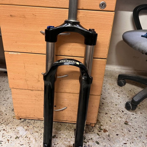 Suntour oil spring suspension with lock, rebound and preload for 29 wheel