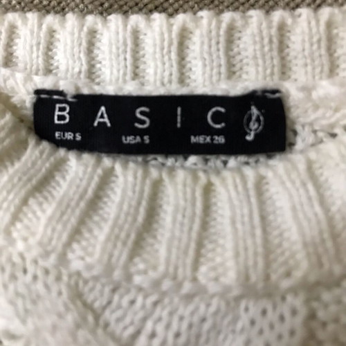 Basic Cable Knit White Sweater Size S used