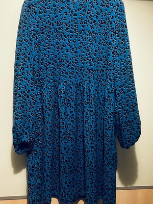 Jdy dress size 40 blue like new with Laneige lip mask gift