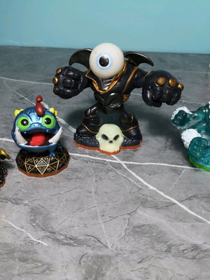 Collectible figures used, pack