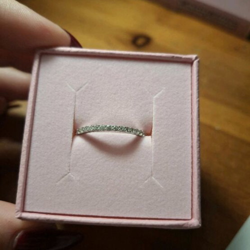 Swarovski ring like new, silver color