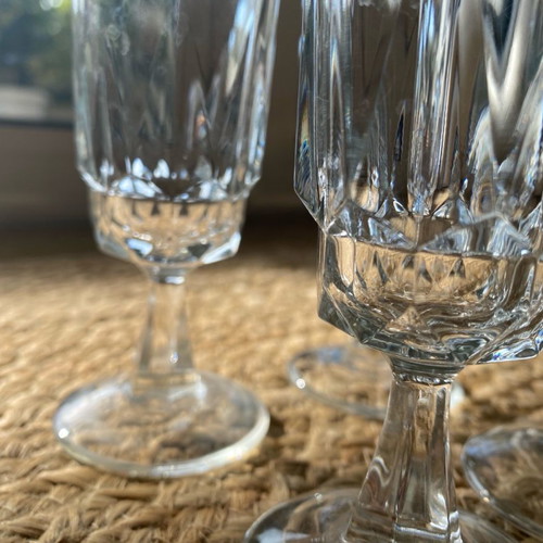 Stemmed wine glasses new, set of 4