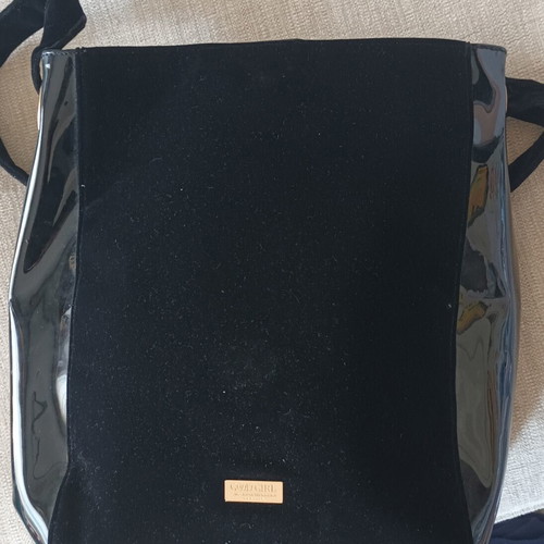 Carolina Herrera Good Girl shoulder bag like new, black velvet