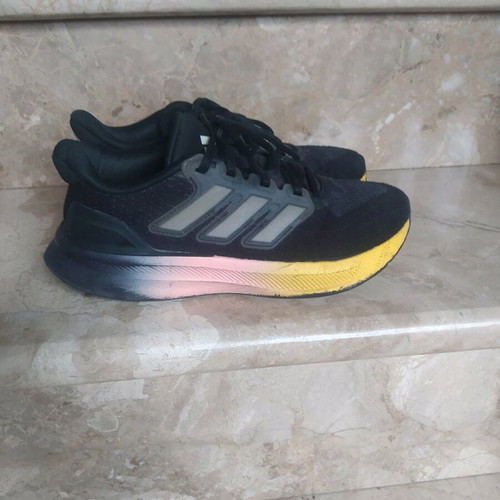 Adidas sport shoes for girls like new, size 36