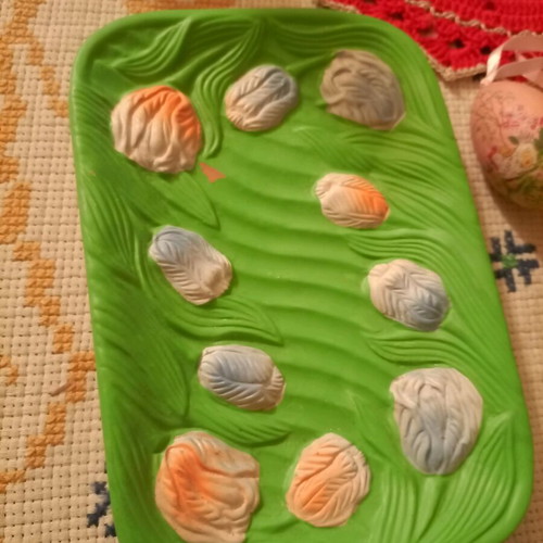 Small platter 20x12 cm like new with paper hanging eggs