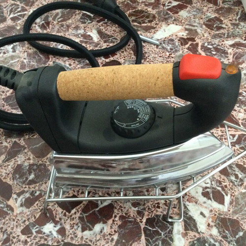 Steam cleaner like new with accessories for cleaning and ironing