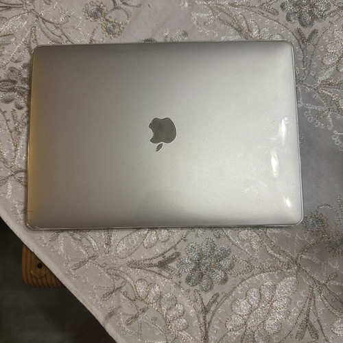 Apple M1 Laptop 8GB RAM 256GB SSD like new