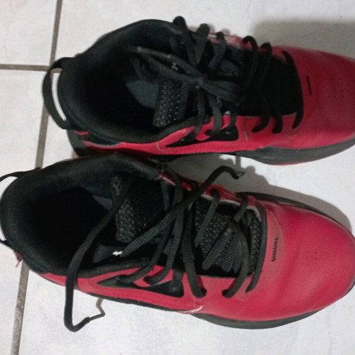 Under Armour men's shoes used, size 38, red