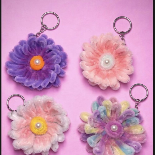 Daisy keychain new, customizable colors