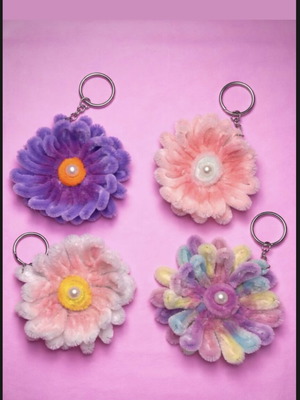 Daisy keychain new, customizable colors