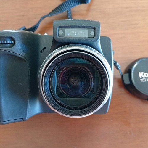 Kodak EasyShare DX6490 camera like new